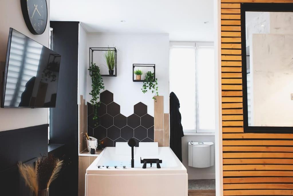 Love Room, La Douce Angevine Angers Extérieur photo