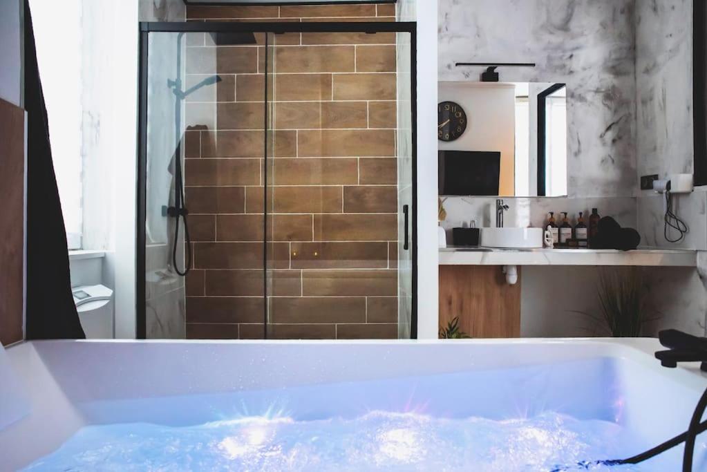 Love Room, La Douce Angevine Angers Extérieur photo
