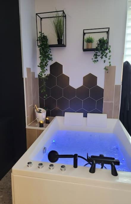 Love Room, La Douce Angevine Angers Extérieur photo
